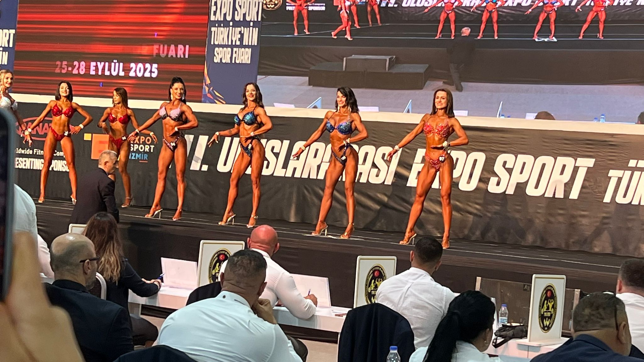 TÜRKİYE’NİN İLK VEJETARYEN BİKİNİ MODELİ TÜRKİYE ŞAMPİYONASINDAN MADALYA İLE DÖNÜYOR!